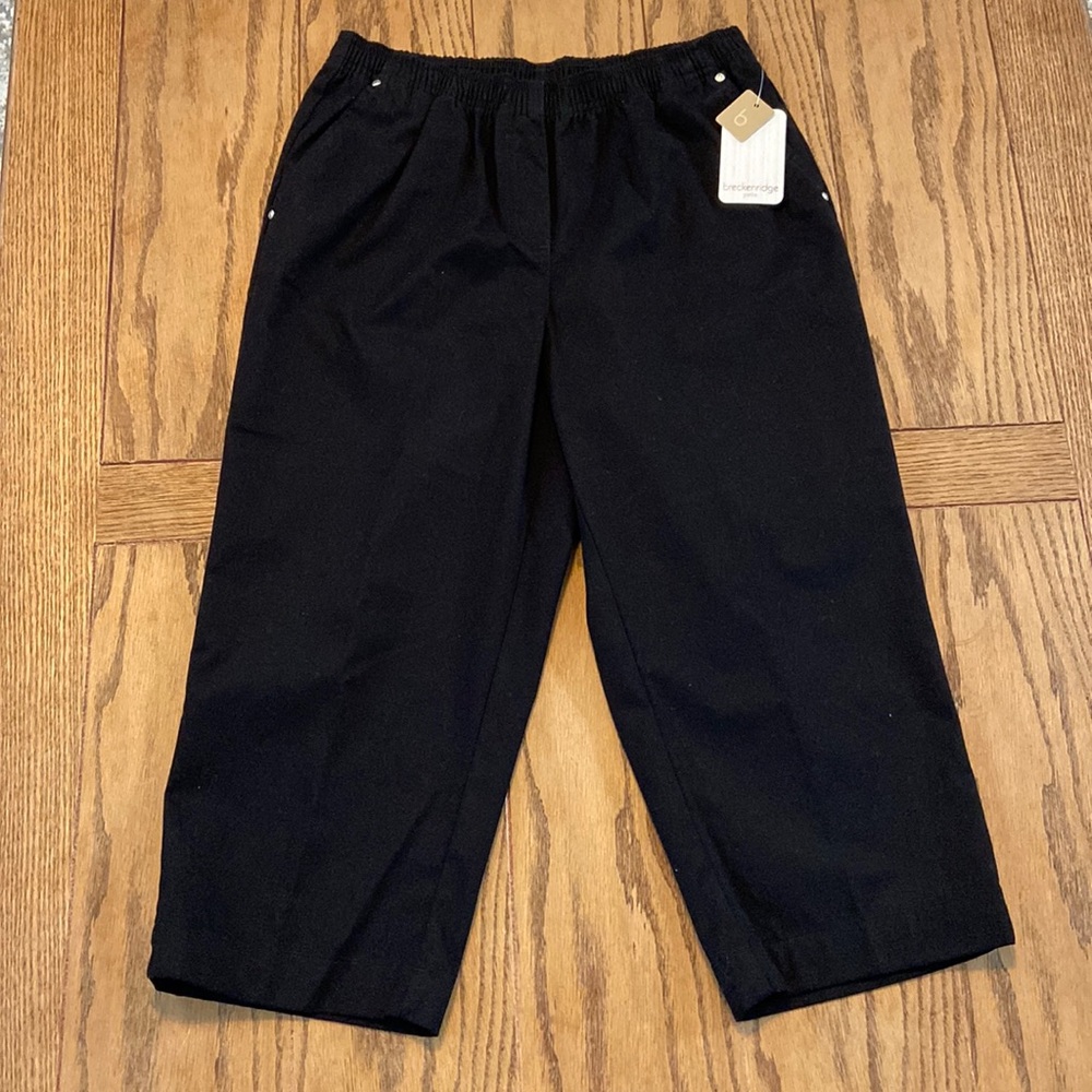 NWT Breckenridge Black Twill Capris ~ 10P